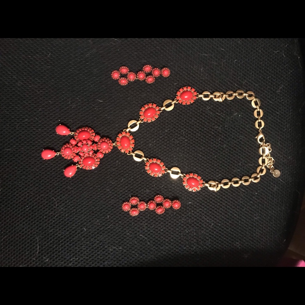 Necklace with pendant with matching earrings
